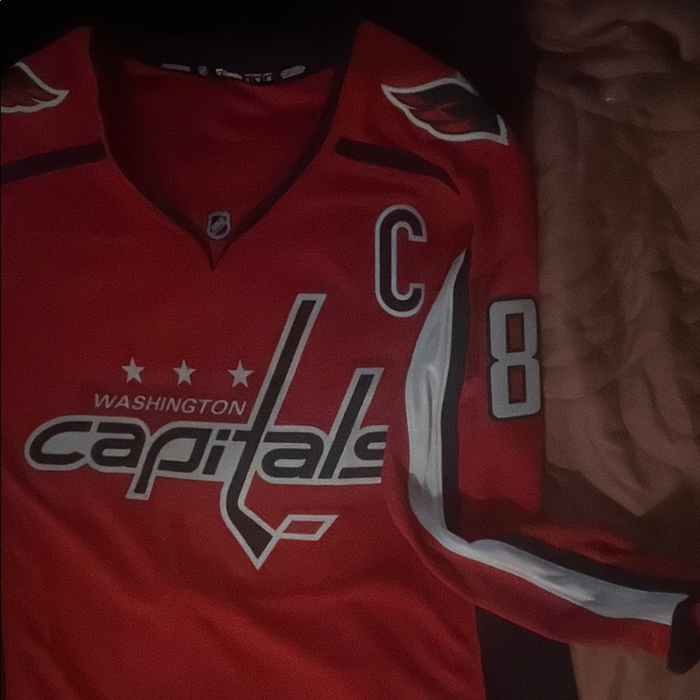 Washington Capitals Red Hockey Jersey
